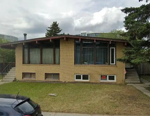 University Heights NW Large 2 Bedrooms | 2017 Urquhart Road Northwest, Calgary - Photo 1