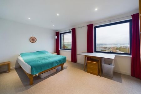 2 bedroom Flat To Let - Photo 4