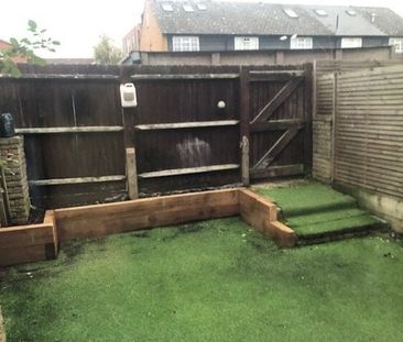 Middle Lane, EPSOM, KT17 - Photo 2