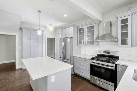 For Lease - 165 Cavell Avenue, Hamilton, Ontario - Photo 2