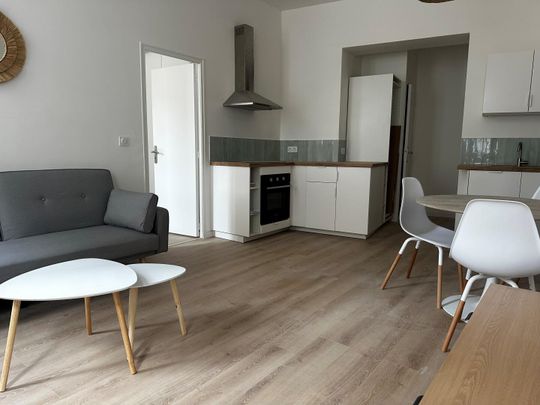 Location appartement Marseille 1er (13001) - Photo 1