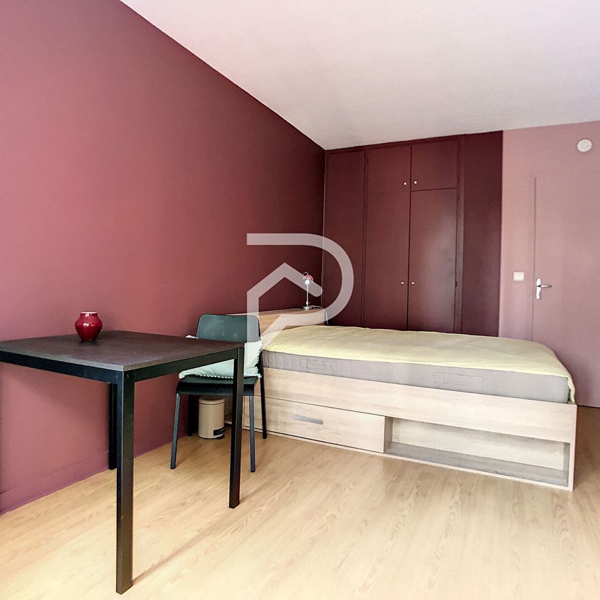 À COURBEVOIE À louer Appartement 1 pièce 23 m2 Loyer 790,00 €/mois charges comprises * - Photo 1