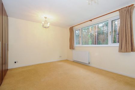 4 bedroom detached house to rent - Photo 2