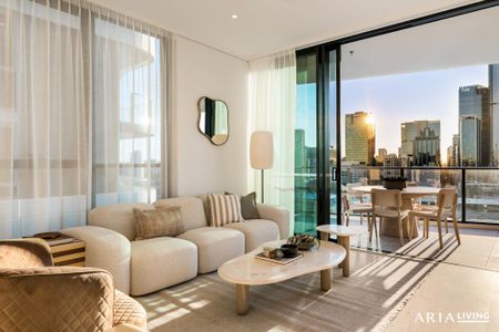 A Premium Upper House Residence - Elevated Living, Unrivalled Views - Photo 2