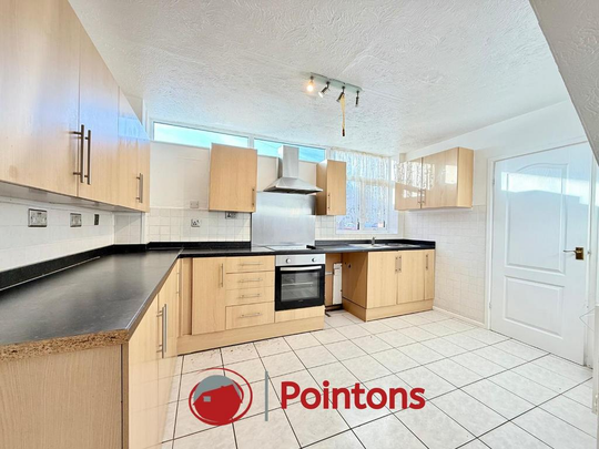 3 bedroom terraced house to rent - Photo 1