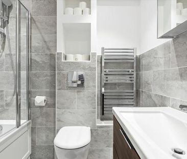 Bright & airy double room own bathroom & cleaner, Ealing Common - Photo 4