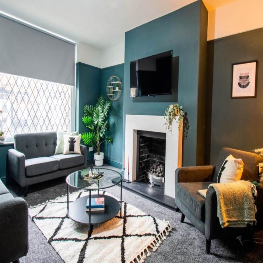 Asquith Avenue (Room 3), Morley, Leeds - Photo 1