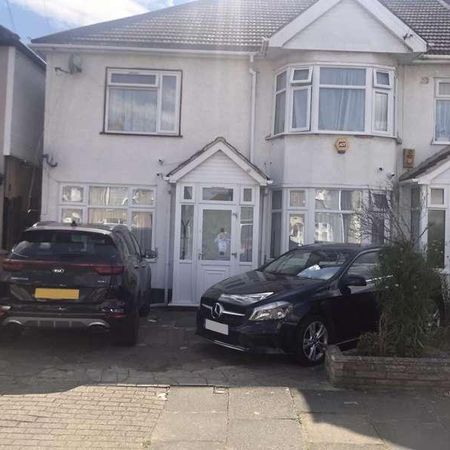 Kingsbury, Brent, NW9 - Photo 4