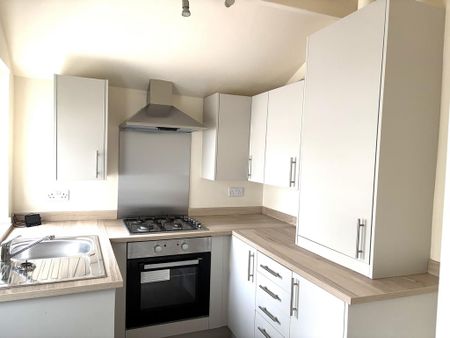 2 bedroom terraced house to rent - Photo 5