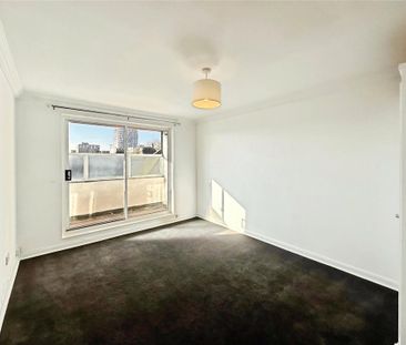 3 bedroom flat to rent - Photo 6