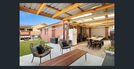 Neat Home in a quiet street - Photo 5