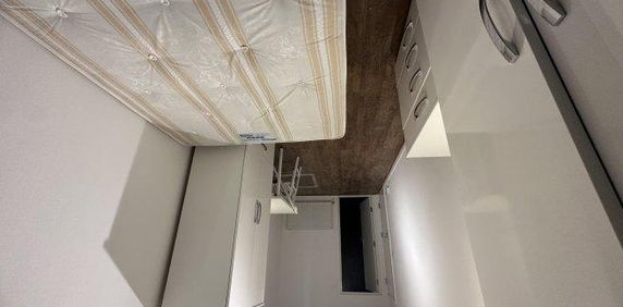 5 bedroom flat to rent - Photo 2