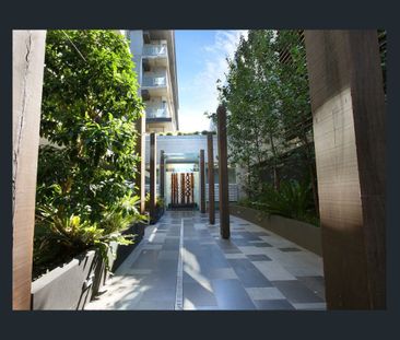 Amazing High End fully furnished apartment. - Photo 5