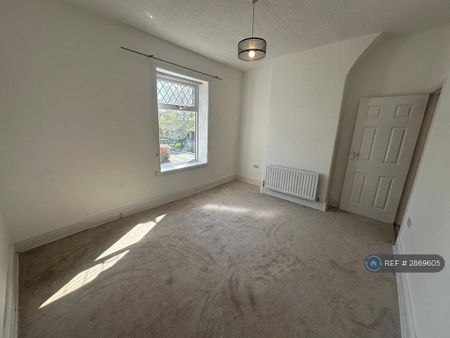 2 bedroom terraced house to rent - Photo 4