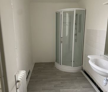 Location Appartement 3 pièces 63m² CHATELLERAULT 86100 - Photo 2