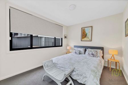 Prime Location with Lovely Lake Views - Photo 2