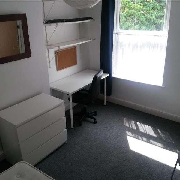 Lenton - Ilkeston Road Bedroom Spacious Student Property All Bills Incl, NG7 - Photo 1