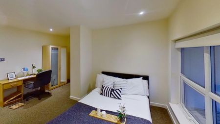3 bedroom flat to rent - Photo 5