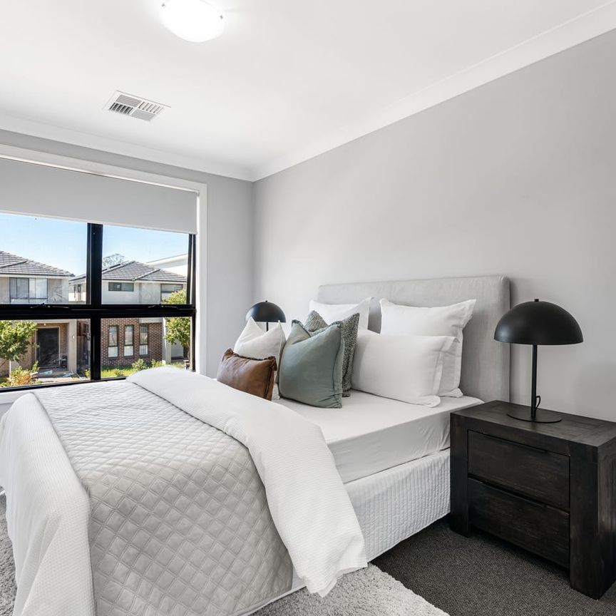 Modern & Spacious Four-Bedroom Family Home - Photo 1