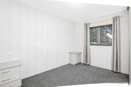 Neat & Tidy 1-Bedroom Granny Flat in Oxley Park WATER INCLUDED - Photo 2