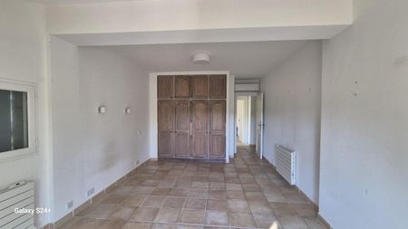 Location Maison 6 pièces 171m² ST MAXIMIN LA STE BAUME 83470 - Photo 2