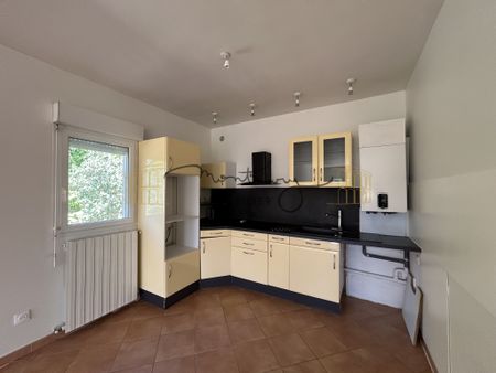 NÎMES – SECTEUR TERRES DE ROUVIÈRE / ROUTE D’UZÈS – MAISON A LOUER P4 134 M² AVEC JARDIN - Photo 2