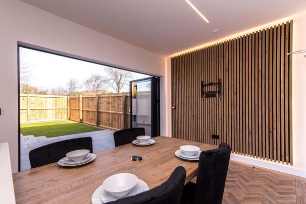 1 bedroom in a house share to rent - Photo 1