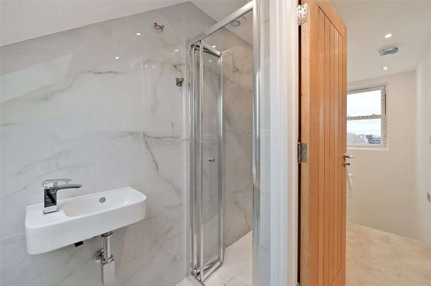 A newly refurbished and extended four bedroom home in the heart of Windsor Town. - Photo 1