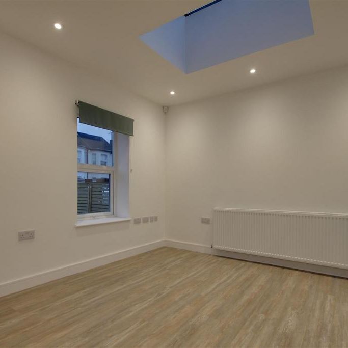 3 bedroom maisonette to rent - Photo 1