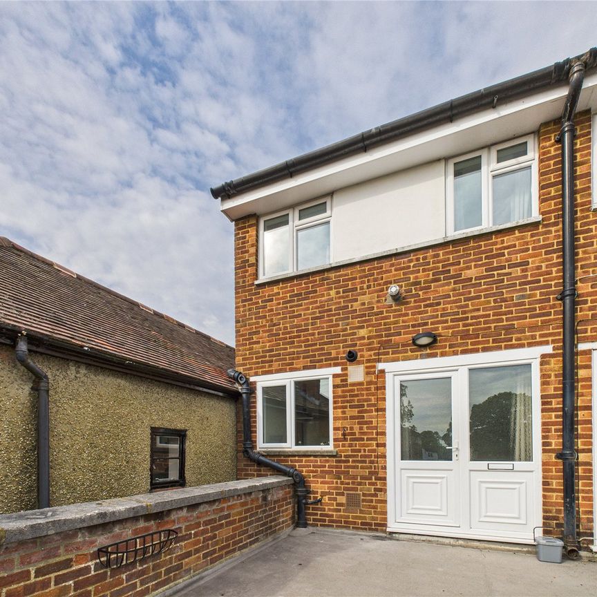 Fleet Road, Hampshire Fleet Road, Hampshire - Photo 2