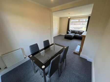 2 bedroom semi-detached house to rent - Photo 5