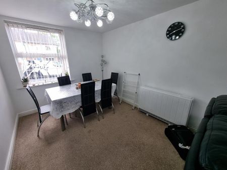 2 bedroom ground floor flat to rent - Photo 4