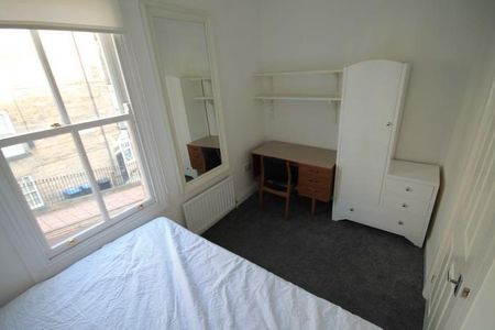 4 bedroom private hall to rent - Photo 2