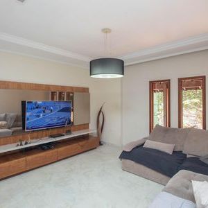 Casa para alugar com 320m², 3 quartos e 3 vagas - Foto 3