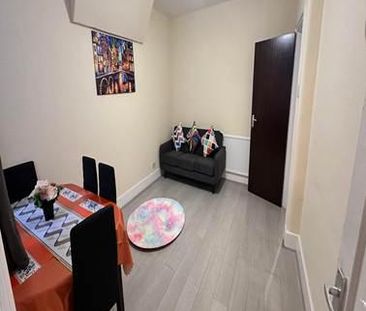 4 bedroom terraced house to rent - Photo 1