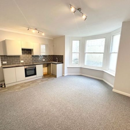 2 Bedroom Flat, Buckingham Road, Brighton - Photo 3