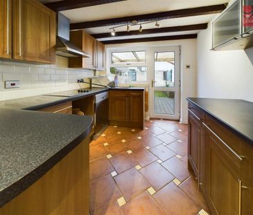 3 bedroom semi-detached bungalow to rent - Photo 5