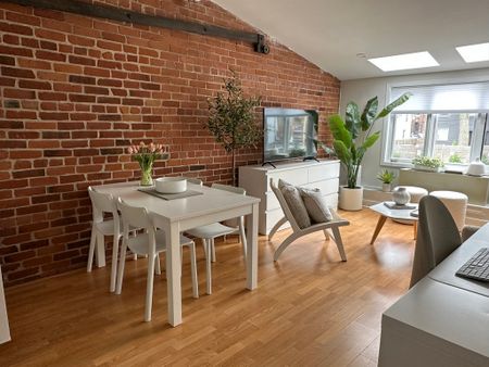 272 1/2 Princess Street - Photo 4