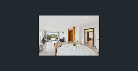 SPACIOUS FAMILY HOME - Photo 5