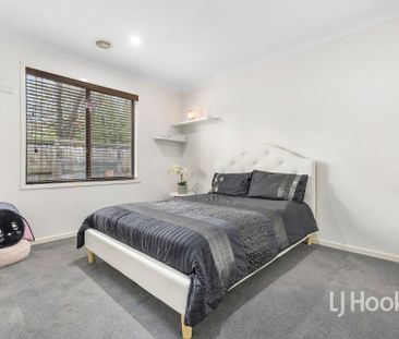 4 Derby Court, Cranbourne North VIC - Photo 6