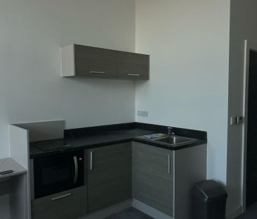 Studio to rent - Photo 6