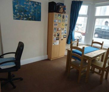 4 bedroom terraced house to rent - Photo 2