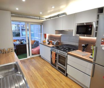 Rarely available close to Watford Junction - Photo 1