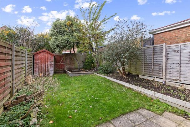 3 bedroom terraced house to rent - Photo 1