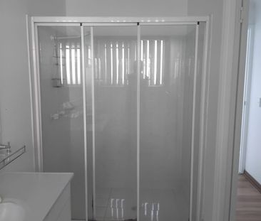 One Master Bedroom fully furnished with full ensuite. - Photo 3