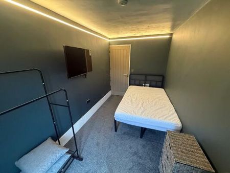 56 Peel Close - Photo 2