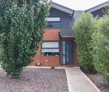 2/6 Arndt Road, Pascoe Vale, VIC 3044 - Photo 3