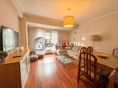 Alquiler de piso en CL Marques De Casa Valdes - Photo 2