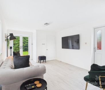 3 bedroom semi-detached house to rent - Photo 1