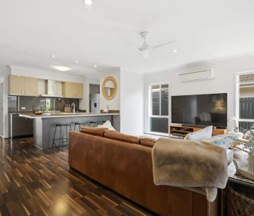 CONTEMPORARY HOME WITH SOLAR - Photo 2
